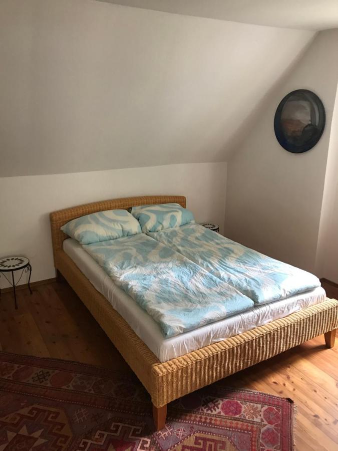 Charmante Altbau-Dg-Wohnung München Kültér fotó