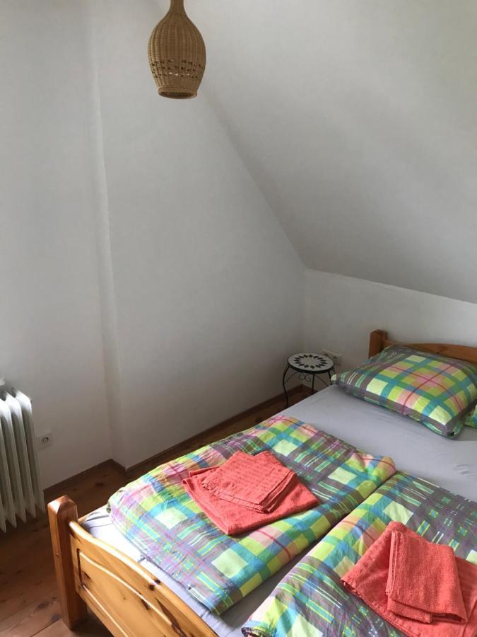Charmante Altbau-Dg-Wohnung München Kültér fotó
