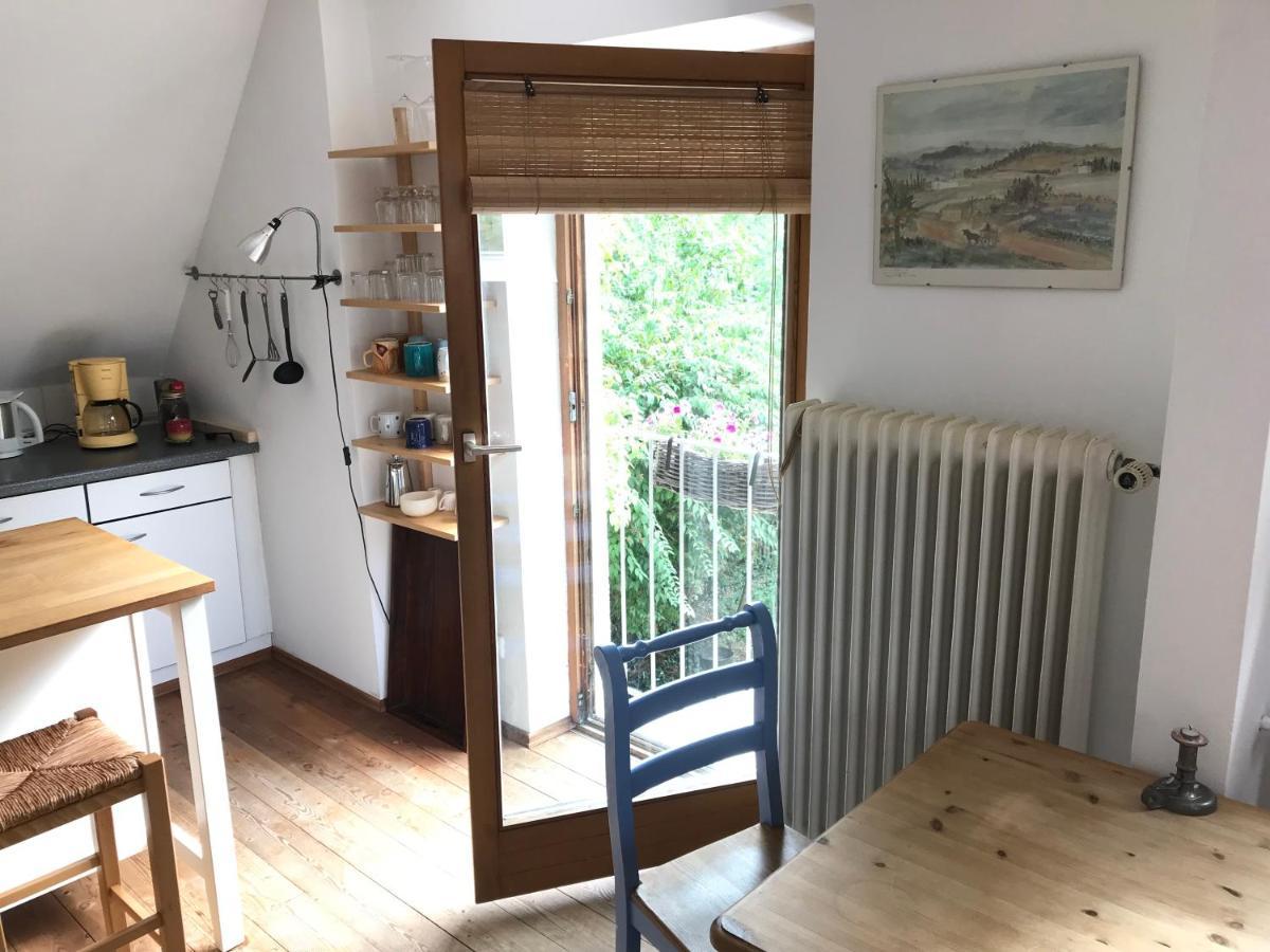 Charmante Altbau-Dg-Wohnung München Kültér fotó