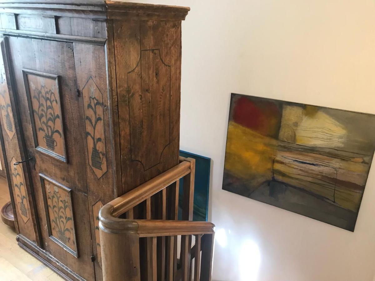 Charmante Altbau-Dg-Wohnung München Kültér fotó