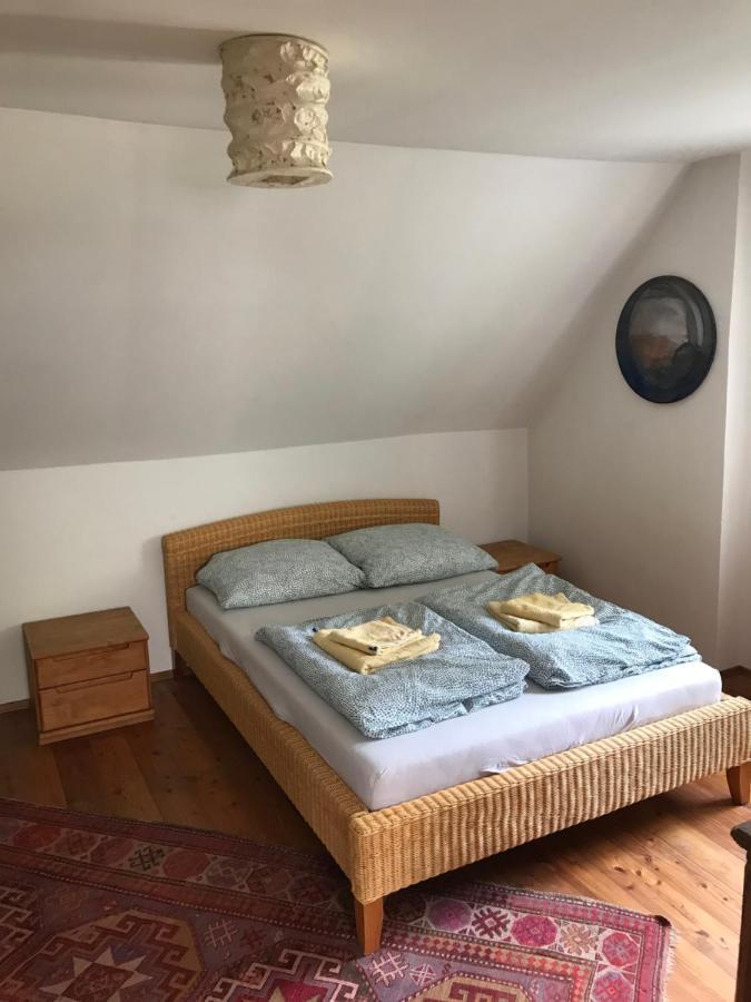 Charmante Altbau-Dg-Wohnung München Kültér fotó
